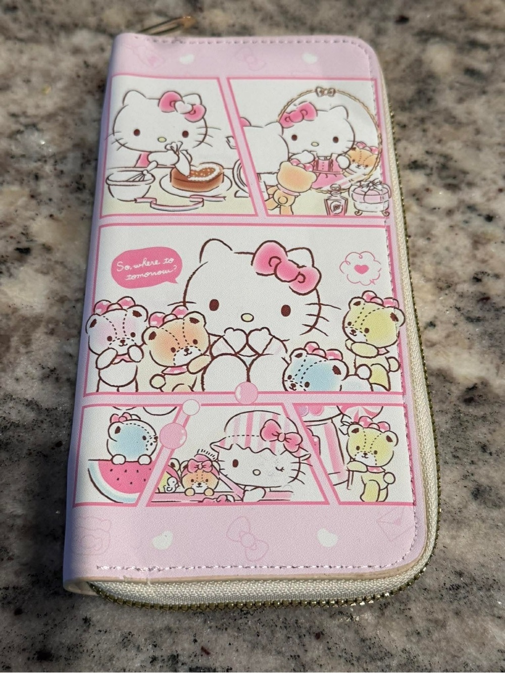 Hello Kitty Pink Zip-Around Wallet with Comic Panel Design - Picture 2 of 4